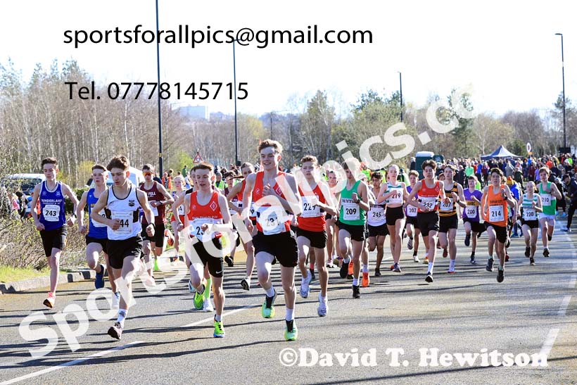 Boys and Girls Under-15s 2024 Elswick Harriers Good Friday Relays, Newburn, Newcastle Upon Tyne  Photo: David T. Hewitson/Sports for All Pics